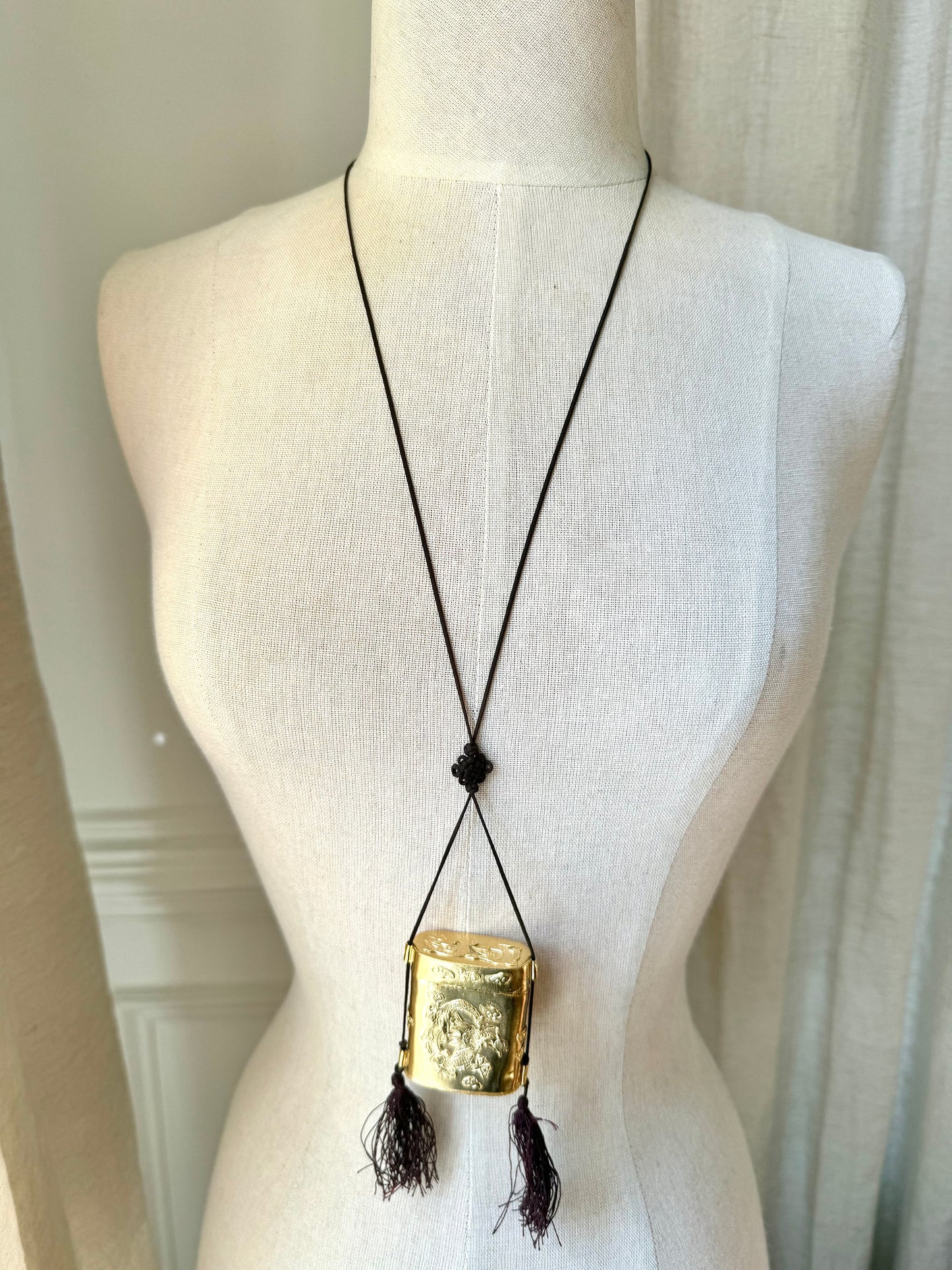 Vintage Embossed Gold Tone Dragon Tassel Box Necklace
