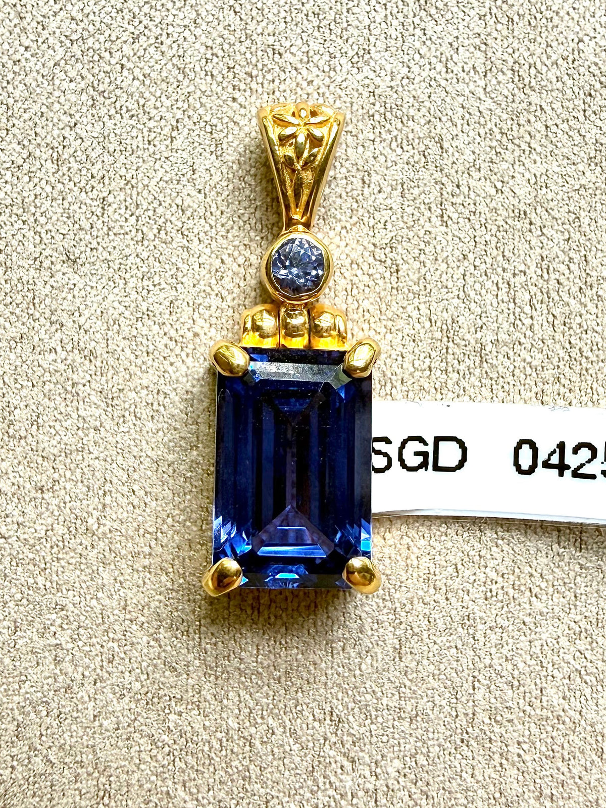 Zao Gongen Yag Tanzanite Fine Vibrational Gemstone Pendant